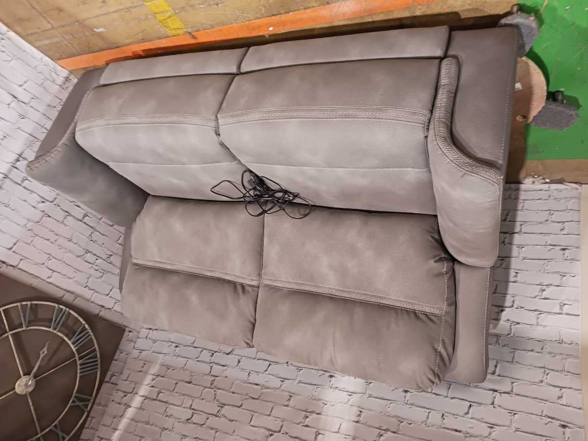 Next-Gen Durapella Reclining Sofa with Power - Gallery Image 14